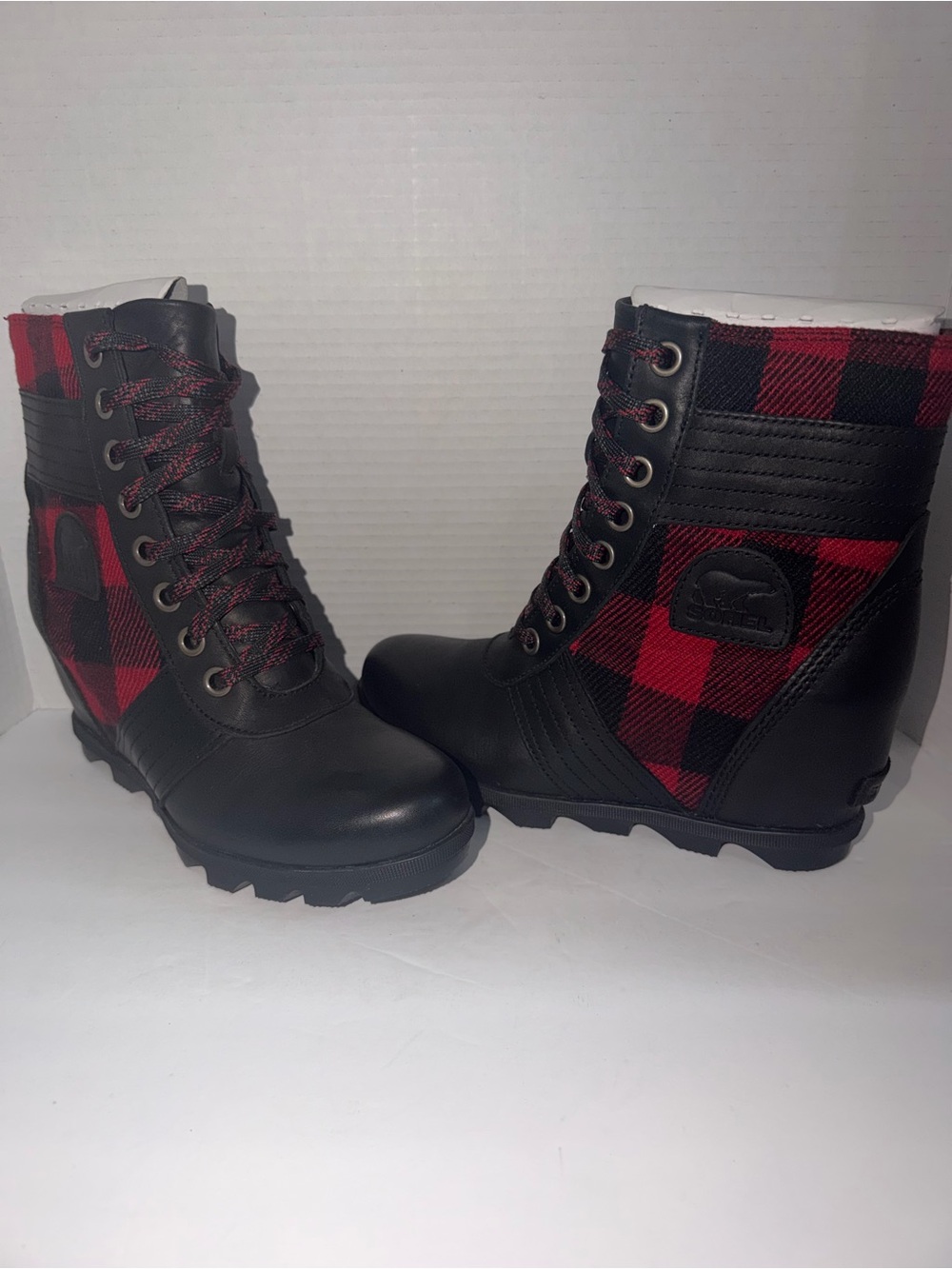 SOREL Lexie Wedge Boots - Plaid Red Black - Heeled Ankle Bootie - Size 9.5